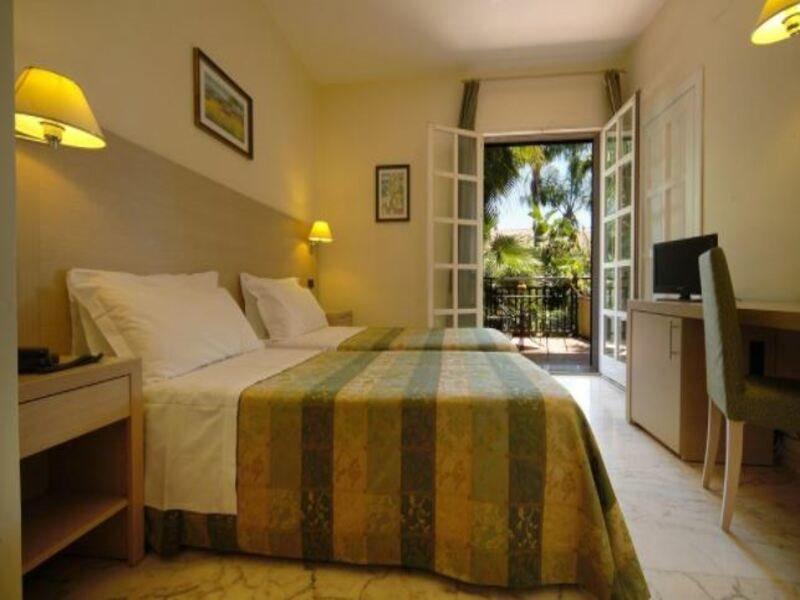 Hotel Borgo Verde คาตาเนีย ภายนอก รูปภาพ