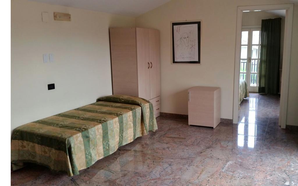 Hotel Borgo Verde คาตาเนีย ภายนอก รูปภาพ