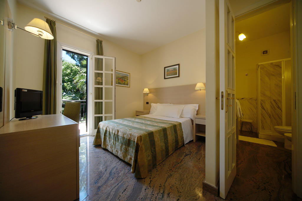 Hotel Borgo Verde คาตาเนีย ภายนอก รูปภาพ