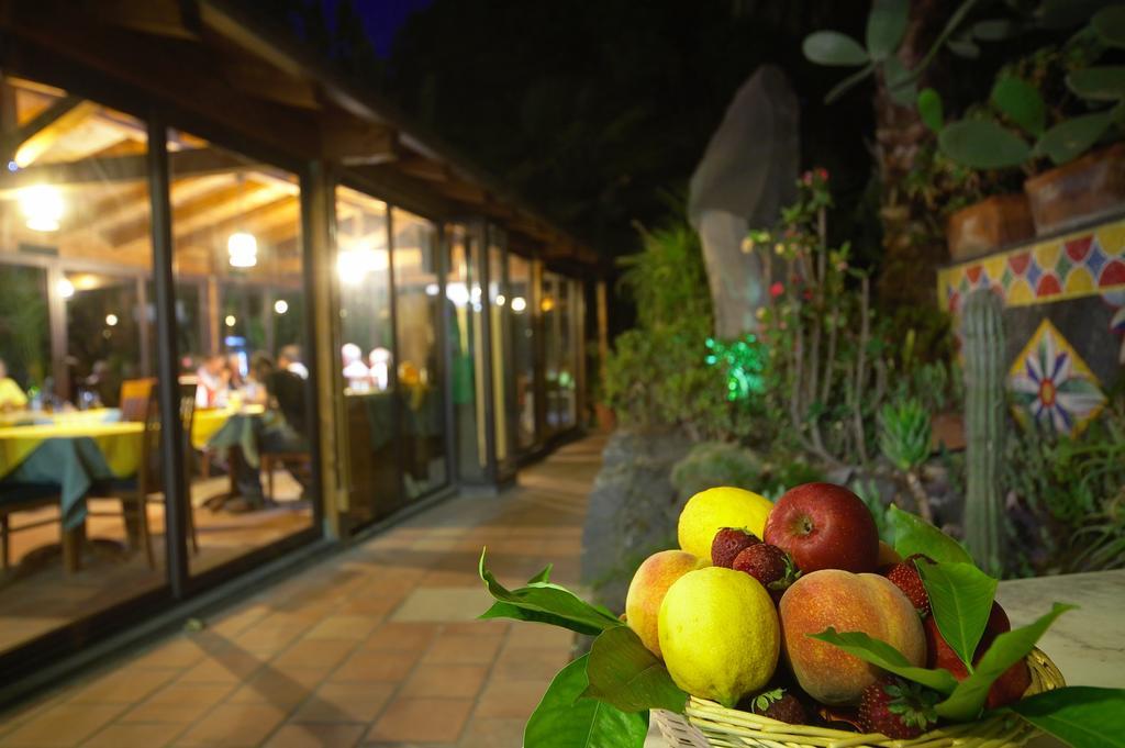Hotel Borgo Verde คาตาเนีย ภายนอก รูปภาพ